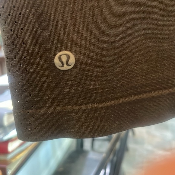 Lululemon license to train tank top great condition - Picture 3 of 4